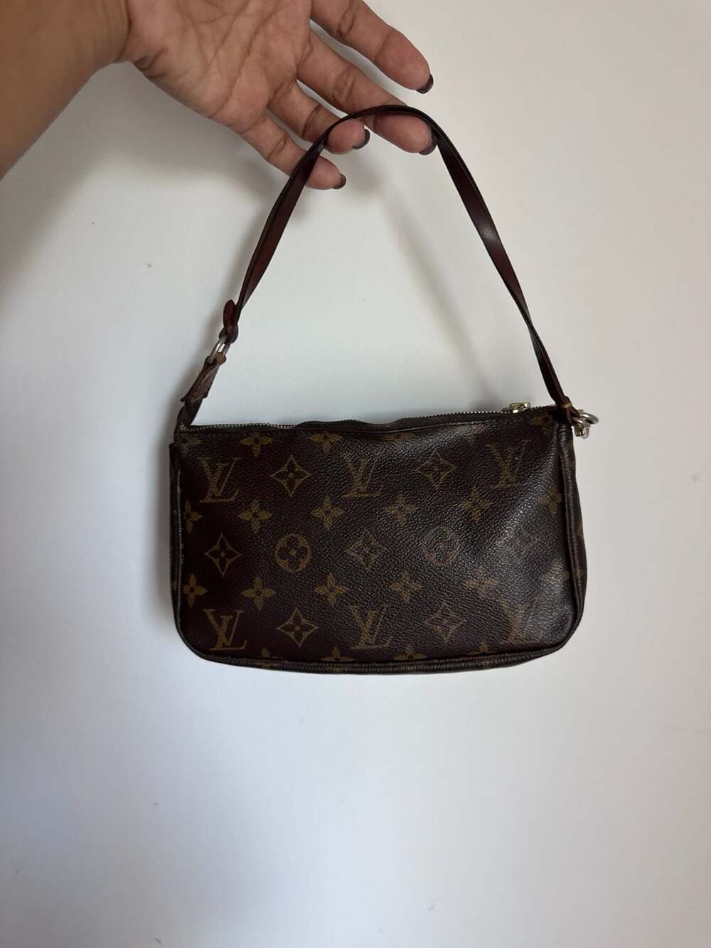 Vintage Louis Vuitton Monogram Pochette Accessoires Canvas Handbag with certific